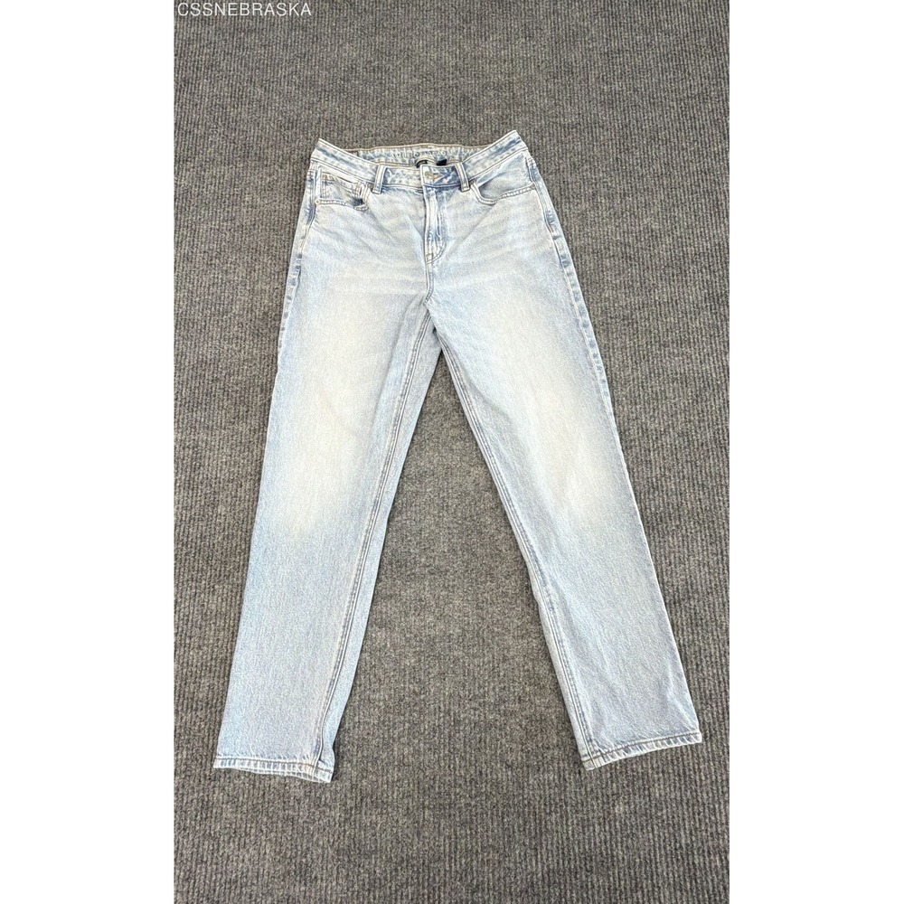 American Eagle Blue Women's Light Wash Strigid Mom Jean Regular - Size 6